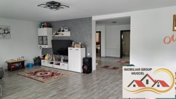 vila-spe-compusa-din-7-camere2-bailiving-bucatarie-6-dormitoarein-comuna-schitu-golesti-pret250000-euro-negociabil-7