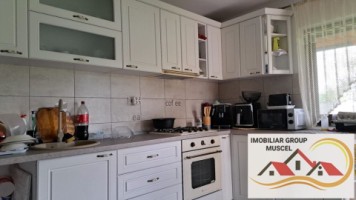 vila-spe-compusa-din-7-camere2-bailiving-bucatarie-6-dormitoarein-comuna-schitu-golesti-pret250000-euro-negociabil-9