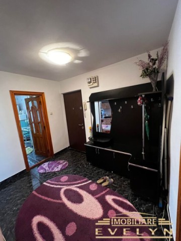 apartament-3-camere-de-inchiriere-zona-imparat-traian-1-min-de-mall