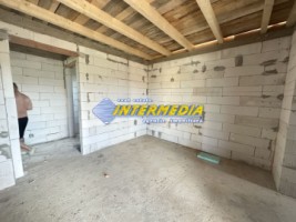 casa-in-rosu-cu-terasa-mare-cu-570-mp-sau-1134-mp-teren-imprejmuit-barabant-alba-iulia-8