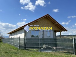 casa-in-rosu-cu-terasa-mare-cu-570-mp-sau-1134-mp-teren-imprejmuit-barabant-alba-iulia-18