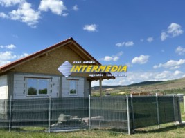 casa-in-rosu-cu-terasa-mare-cu-570-mp-sau-1134-mp-teren-imprejmuit-barabant-alba-iulia-19