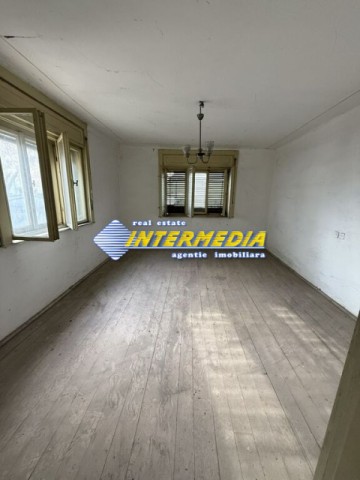 casa-individuala-3-camere-vanzare-barabant-cu-1096-mp-toate-utilitatile