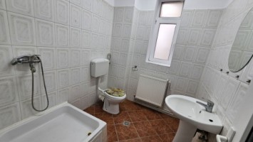 central-zona-stradala-de-inch-spatiu-250-mp-utili-9