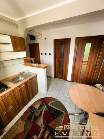 de-inchiriat-apartament-2-camere-zona-scoala-nr7-pret-250-euro-2