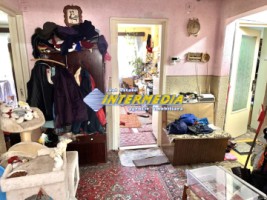 ocazie-apartament-3-camere-modificat-in-4-cu-2-bai-balcon-mare-decomandat-cetate-stadion-etaj-intermediar-5