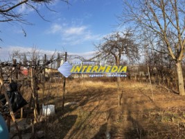 1242-mp-teren-intravilan-imprejmuit-la-asfalt-cu-toate-utilitatile-si-bransamente-si-constructie-cu-anexa-veche-2
