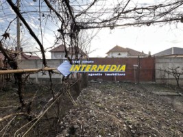1242-mp-teren-intravilan-imprejmuit-la-asfalt-cu-toate-utilitatile-si-bransamente-si-constructie-cu-anexa-veche