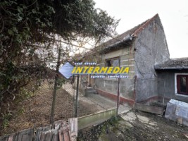 1242-mp-teren-intravilan-imprejmuit-la-asfalt-cu-toate-utilitatile-si-bransamente-si-constructie-cu-anexa-veche-10