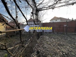 1242-mp-teren-intravilan-imprejmuit-la-asfalt-cu-toate-utilitatile-si-bransamente-si-constructie-cu-anexa-veche-12