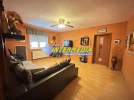 de-inchiriat-apartament-2-camere-mare-bloc-2012-dresing-camara-centru-ultracentral