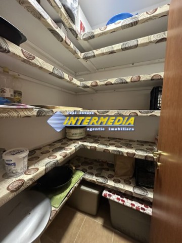 de-inchiriat-apartament-2-camere-mare-bloc-2012-dresing-camara-centru-ultracentral-27