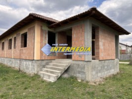 casa-noua-4-camere-105-mp-la-rosu-in-sard-1