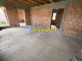 casa-noua-4-camere-105-mp-la-rosu-in-sard-9