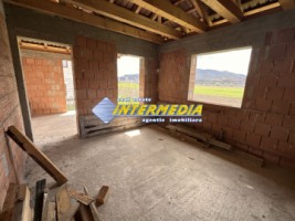 casa-noua-4-camere-105-mp-la-rosu-in-sard-8