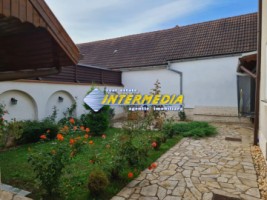 inchiriere-casa-individuala-5-camere-renovata-izolata-finisata-mobilata-complet-sebes-central-7