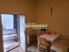inchiriere-casa-individuala-5-camere-renovata-izolata-finisata-mobilata-complet-sebes-central-10