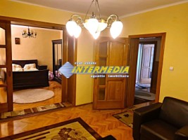 inchiriere-casa-individuala-5-camere-renovata-izolata-finisata-mobilata-complet-sebes-central-20