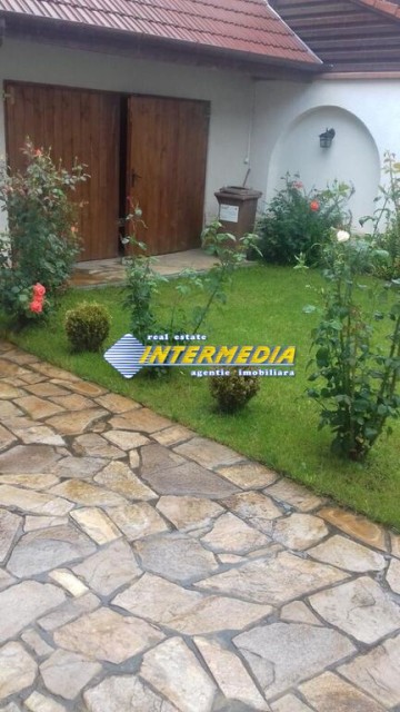 inchiriere-casa-individuala-5-camere-renovata-izolata-finisata-mobilata-complet-sebes-central-25