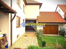 inchiriere-casa-individuala-5-camere-renovata-izolata-finisata-mobilata-complet-sebes-central-36