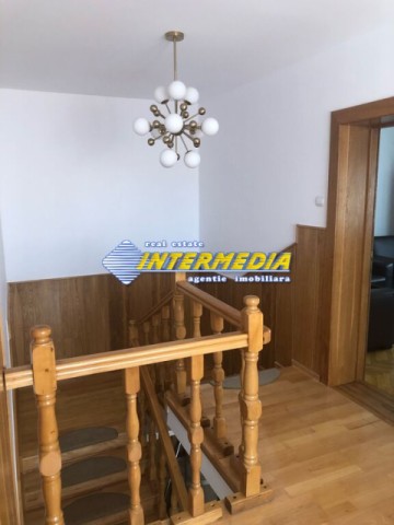 inchiriere-casa-individuala-5-camere-renovata-izolata-finisata-mobilata-complet-sebes-central-39