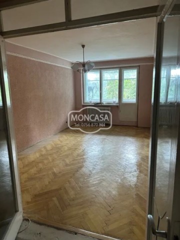 apartament-3-camere-bloc-caramida-bulevard-etaj-4-cu-sarpanta