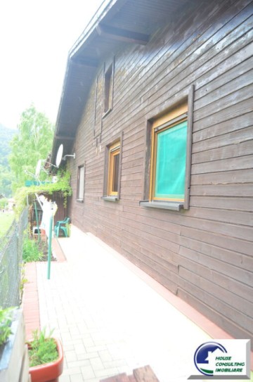 casa-de-vacanta-situata-in-bustenigolful-regal-13