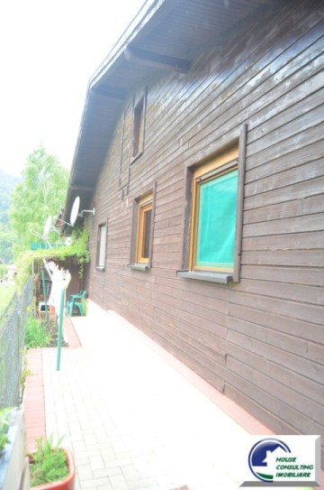 casa-de-vacanta-situata-in-bustenigolful-regal-25