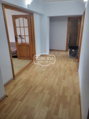 apartament-4-camere-etaj-3-zona-stadion-calea-nationala