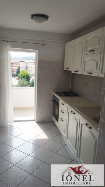 apartament-doua-camere-de-inchiriat-in-alba-iulia-cetate-2