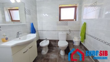 casa-individuala-4-dormitoare-garaj-teren-1457-mp-in-sibiu-mohu-22