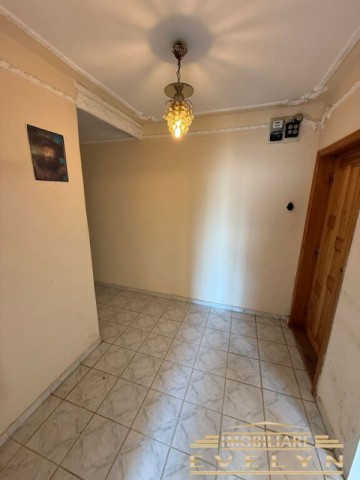 de-vanzare-apartament-3-camere-decomandat-calea-nationala-scoala-nr-11-2