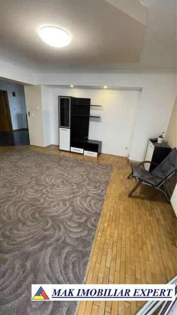 vand-apartament-3-camere-confort-1-et-78-central-campulung-muscel-arges-3