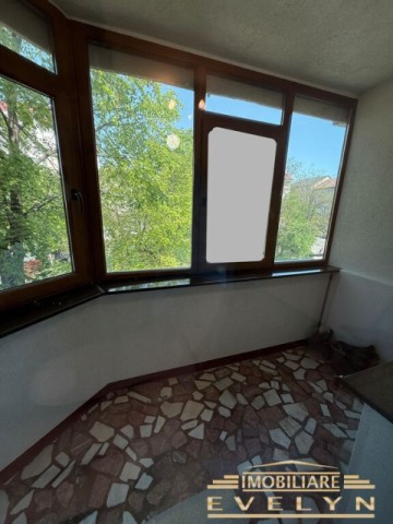 de-vanzare-apartament-3-camere-decomandat-piata-mare-etaj-23-renovat-complet-9