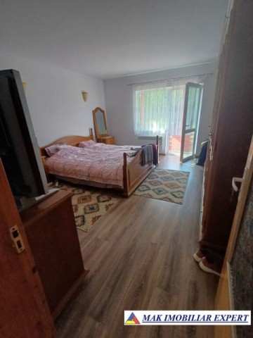 vila-7-camere-cu-teren-de-1800-mp-de-vanzare-in-podu-dambovitei-dambovicioara-arges-14