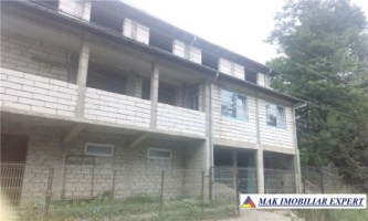 vila-nefinisata-450-mp-parcare-pretabila-pentru-pensiune-de-vanzare-in-bradulet-arges-1