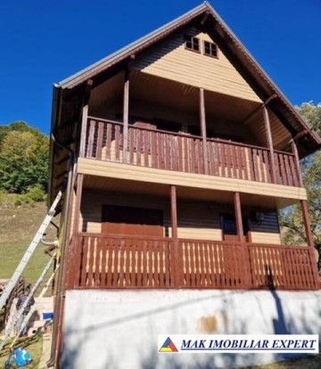 cabana-lemn-5-cam-teren-400-mp-ciocanu-dambovicioara-arges