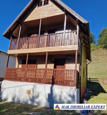 cabana-lemn-5-cam-teren-400-mp-ciocanu-dambovicioara-arges-1