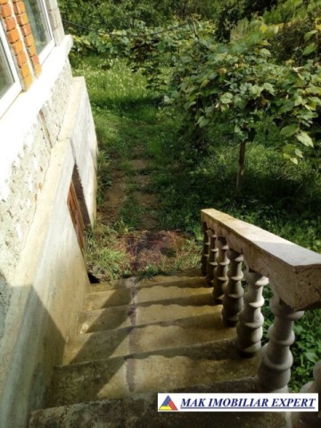 de-vanzare-casa-cu-3-camere-si-teren-de-2046-mp-in-poenarii-de-muscel-arges