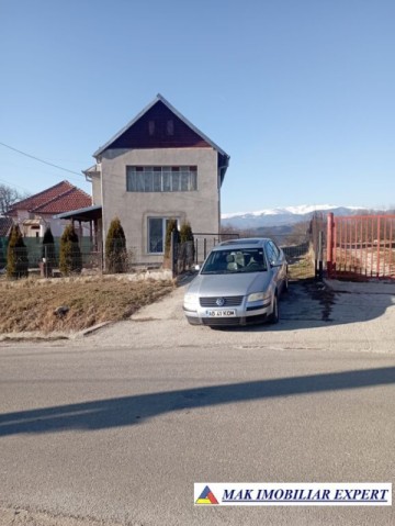 vila-cu-4-camere-si-teren-de-2500-mp-de-vanzare-in-cretisoara-campulung-muscel-arges-2