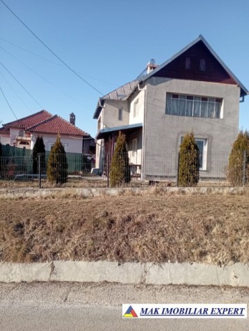 vila-cu-4-camere-si-teren-de-2500-mp-de-vanzare-in-cretisoara-campulung-muscel-arges-4
