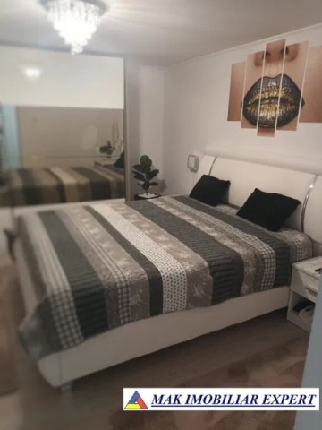 vila-cu-4-camere-si-teren-de-2500-mp-de-vanzare-in-cretisoara-campulung-muscel-arges-10