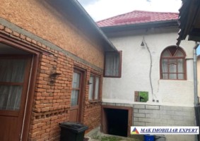 vand-3-corpuri-casa-10-camere-teren-1254-mp-in-leresti-arges-2