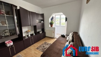 apartament-3-camere-decomandat-etaj-2-cisnadie-zona-piata-noua-9