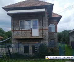 vila-4-camere-cu-teren-800-mp-de-vanzare-pe-calea-pietroasa-campulung-muscel-arges-1