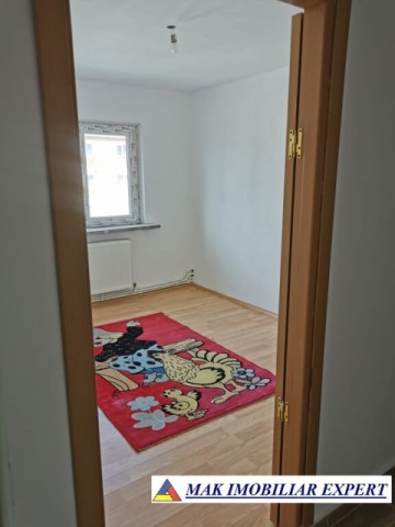 vandut-apartament-3-camere-cf-1-et-44-campulung-4