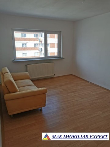 vandut-apartament-3-camere-cf-1-et-44-campulung-1