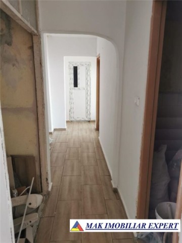 vandut-apartament-3-camere-cf-1-et-44-campulung-6