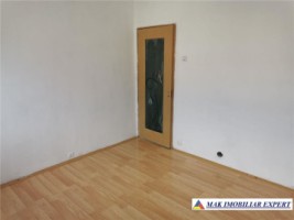 vandut-apartament-3-camere-cf-1-et-44-campulung-9