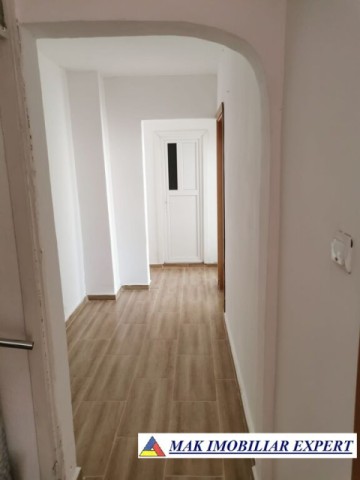 vandut-apartament-3-camere-cf-1-et-44-campulung-13